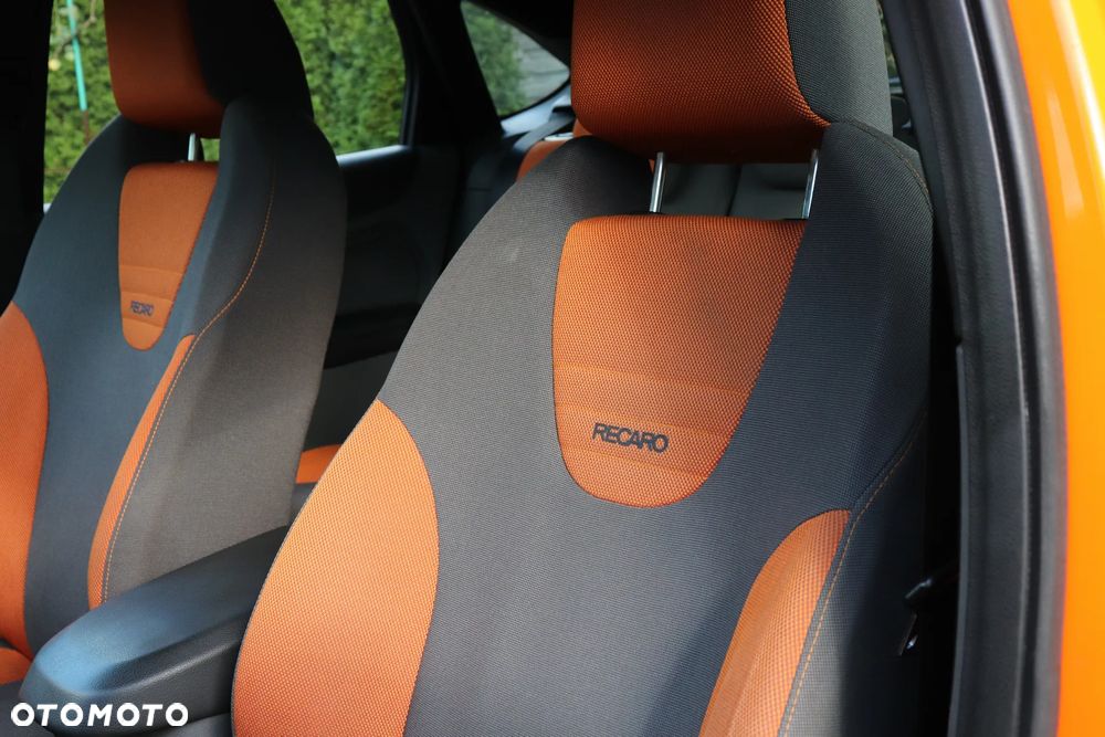 Ford Focus 2.5 ST - 18