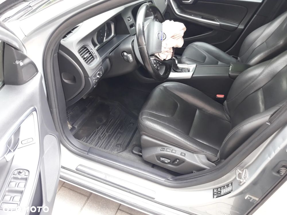 Volvo V60 D2 Drive-E Summum - 13