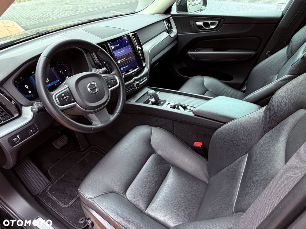 Volvo XC 60 B4 D Geartronic Momentum - 24