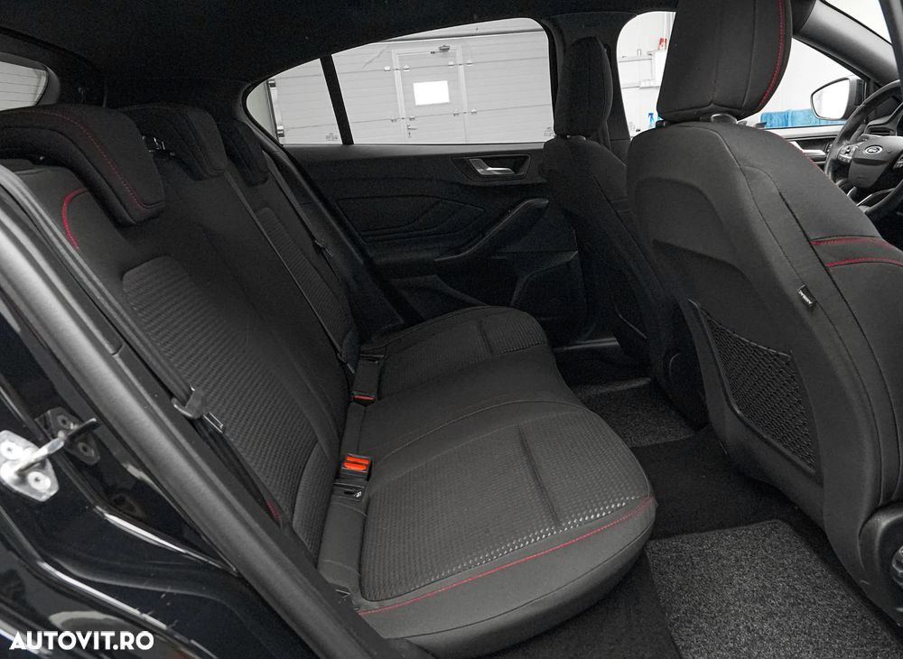 Ford Focus 1.5 EcoBoost ST-Line - 17
