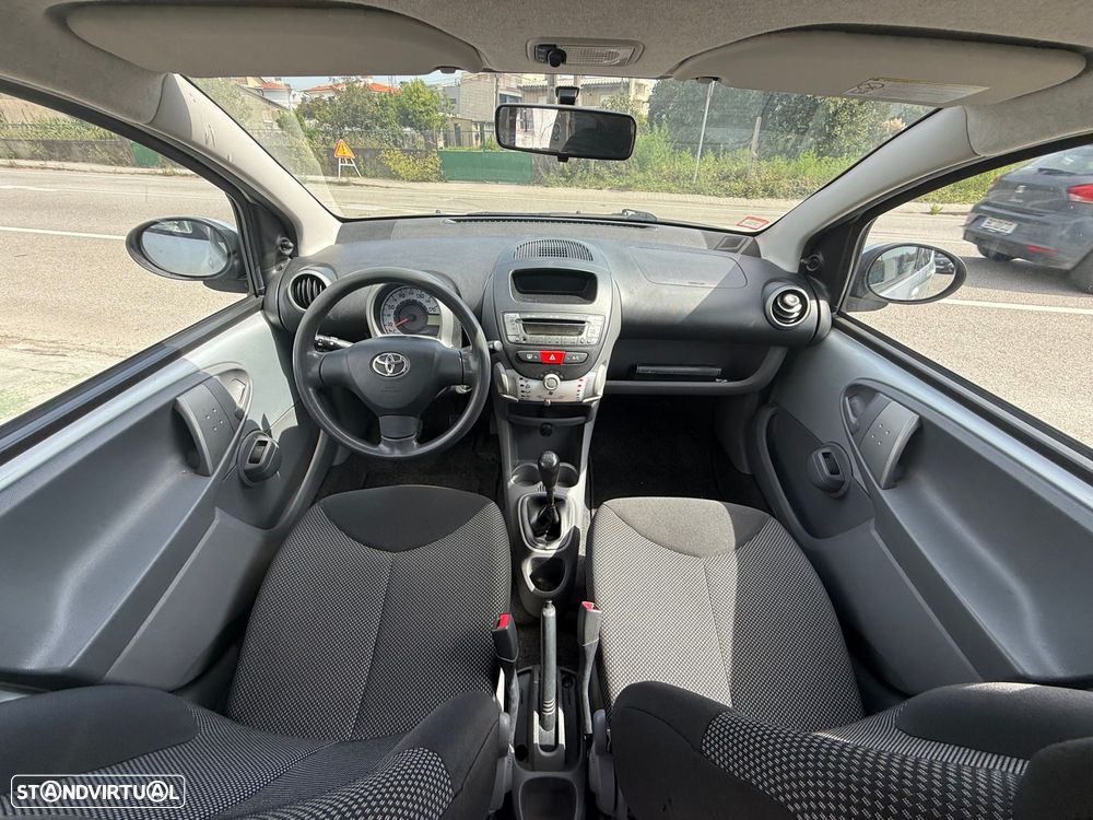 Toyota Aygo - 12