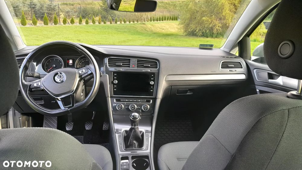 Volkswagen Golf - 12