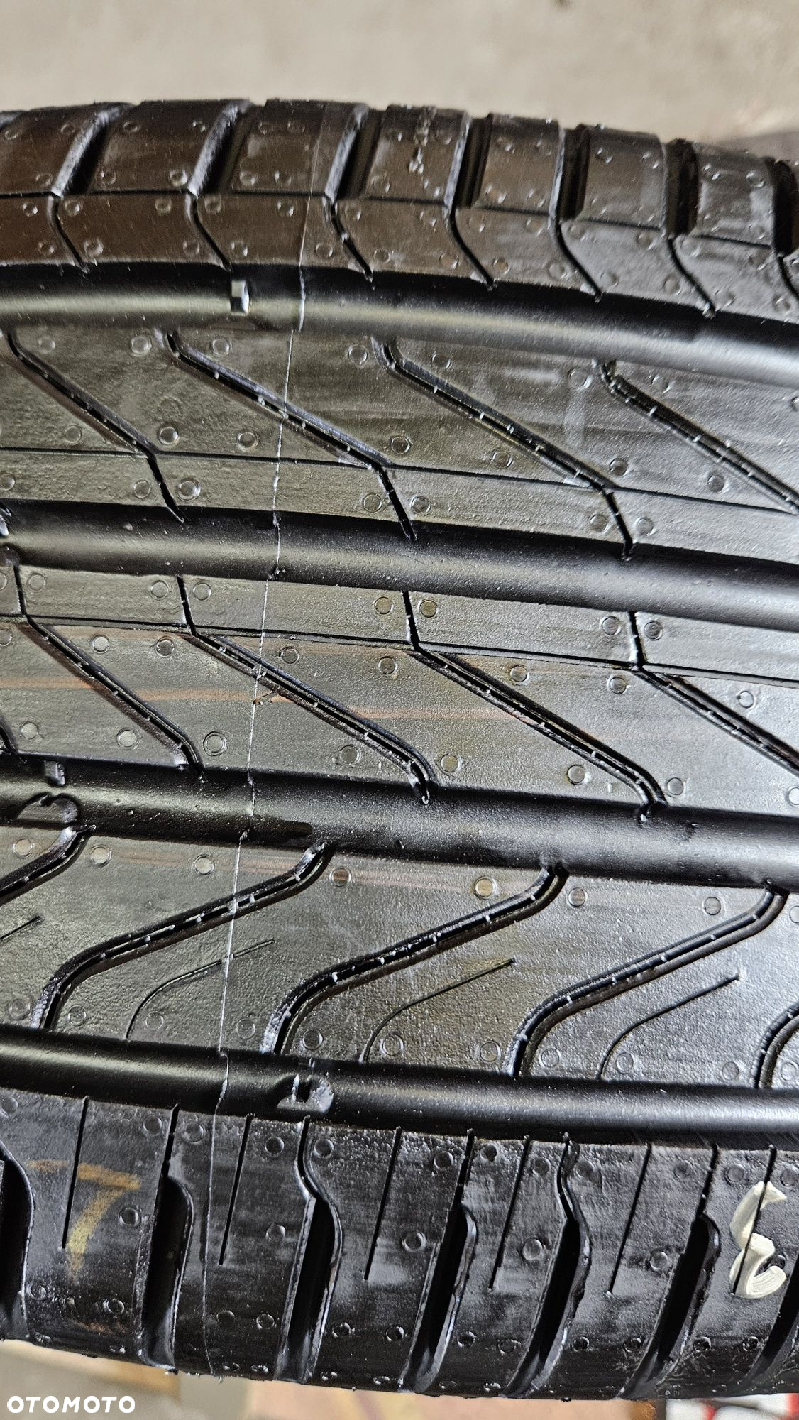 opona nowa 225/50R17 Continental ULTRACONTACT - 2