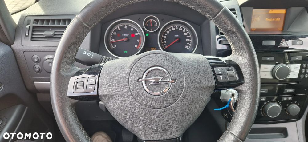 Opel Zafira - 18