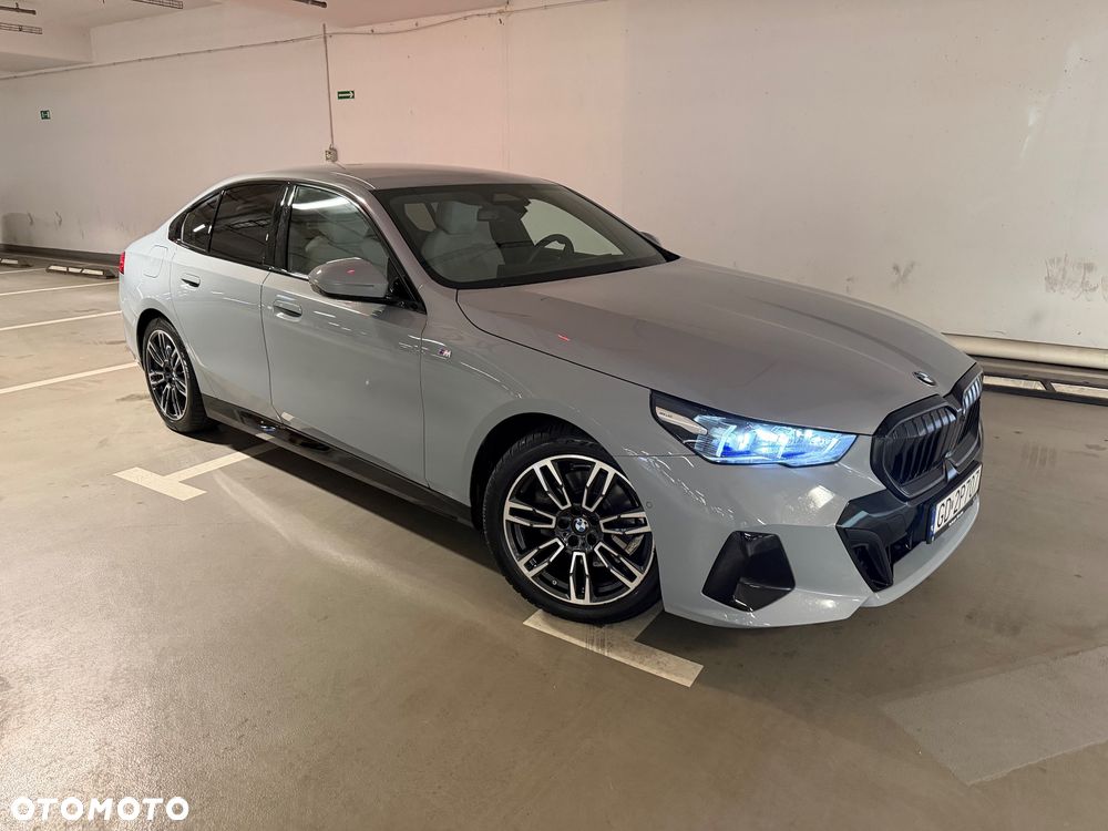 BMW Seria 5 520i mHEV - 1