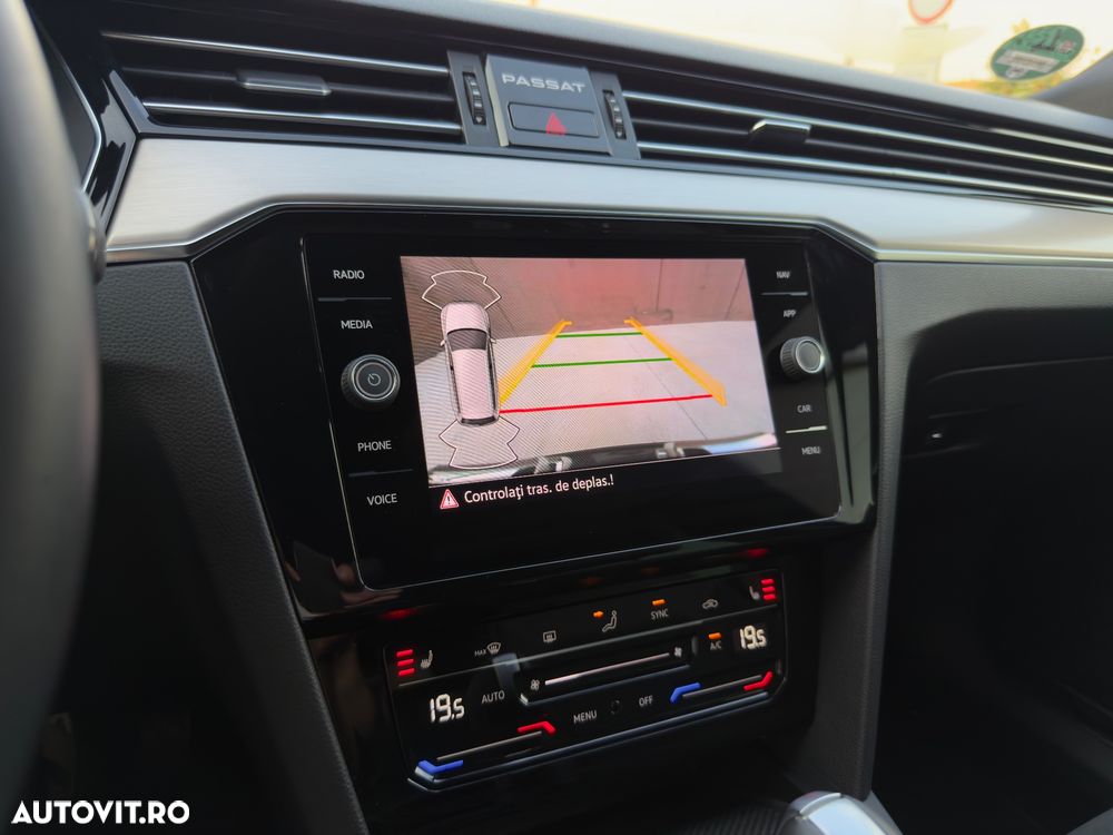Volkswagen Passat 2.0 TDI SCR DSG Elegance - 7