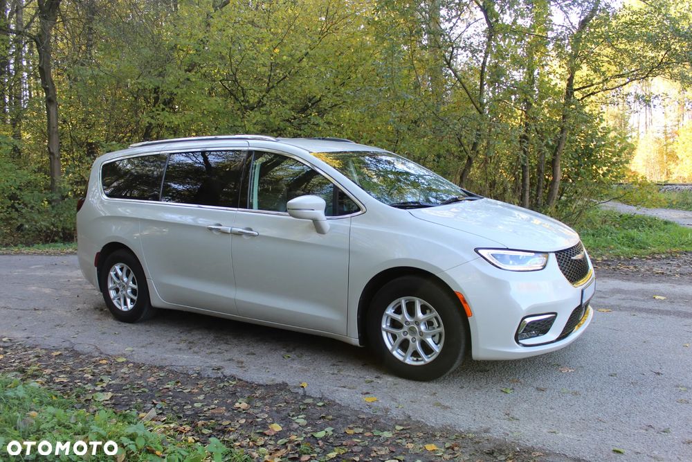 Chrysler Pacifica - 11