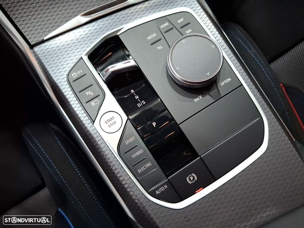 BMW 330 e Pack Desportivo M Pro Auto - 13