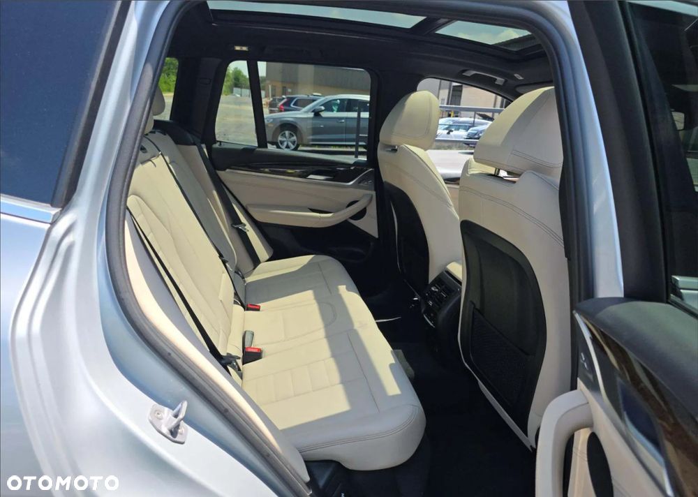 BMW X3 xDrive30i Advantage sport - 15