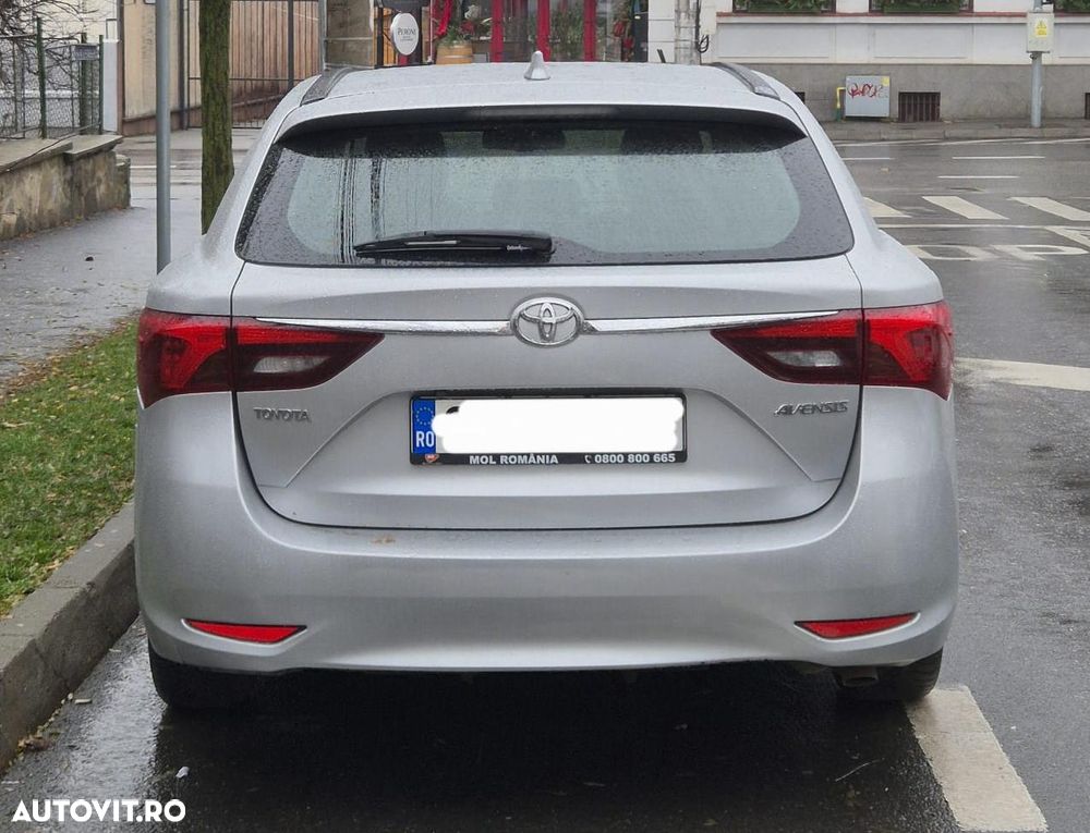 Toyota Avensis - 2