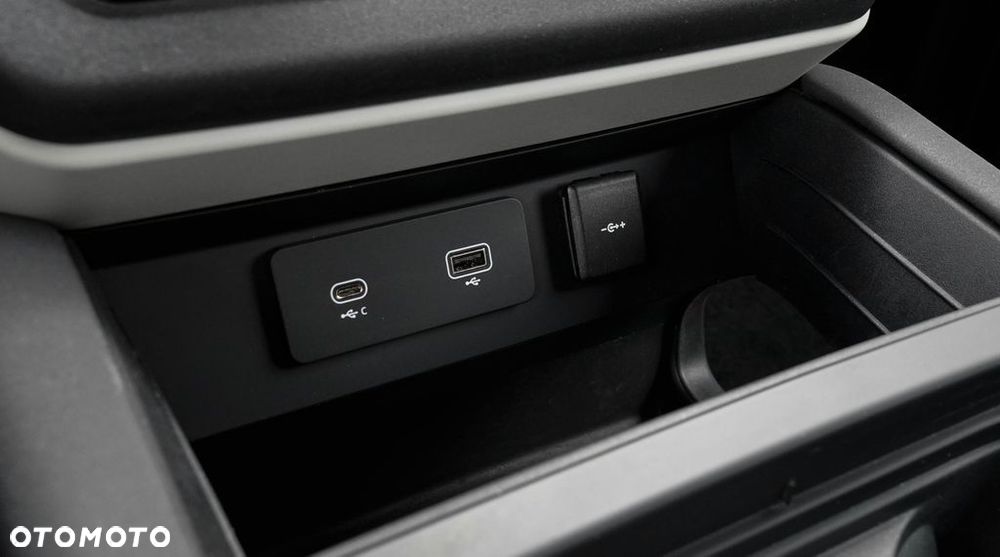 Land Rover Defender - 19