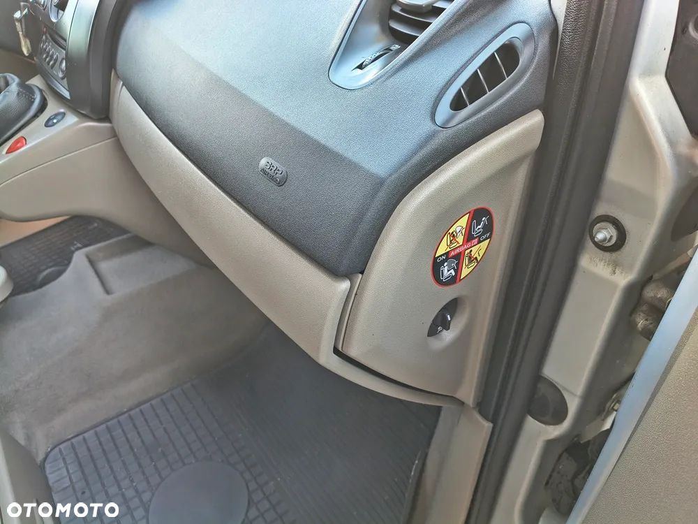 Renault Scenic 1.6 16V Confort Authentique - 19