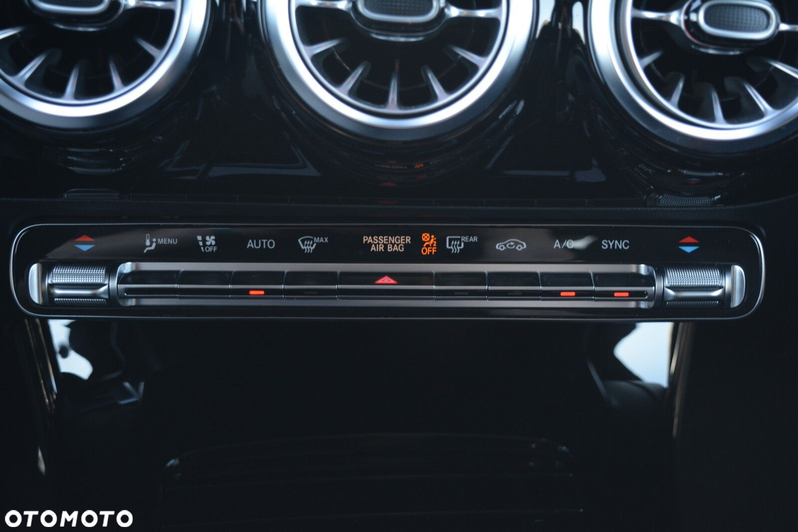 Mercedes-Benz CLA 200 AMG Line 7G-DCT - 23
