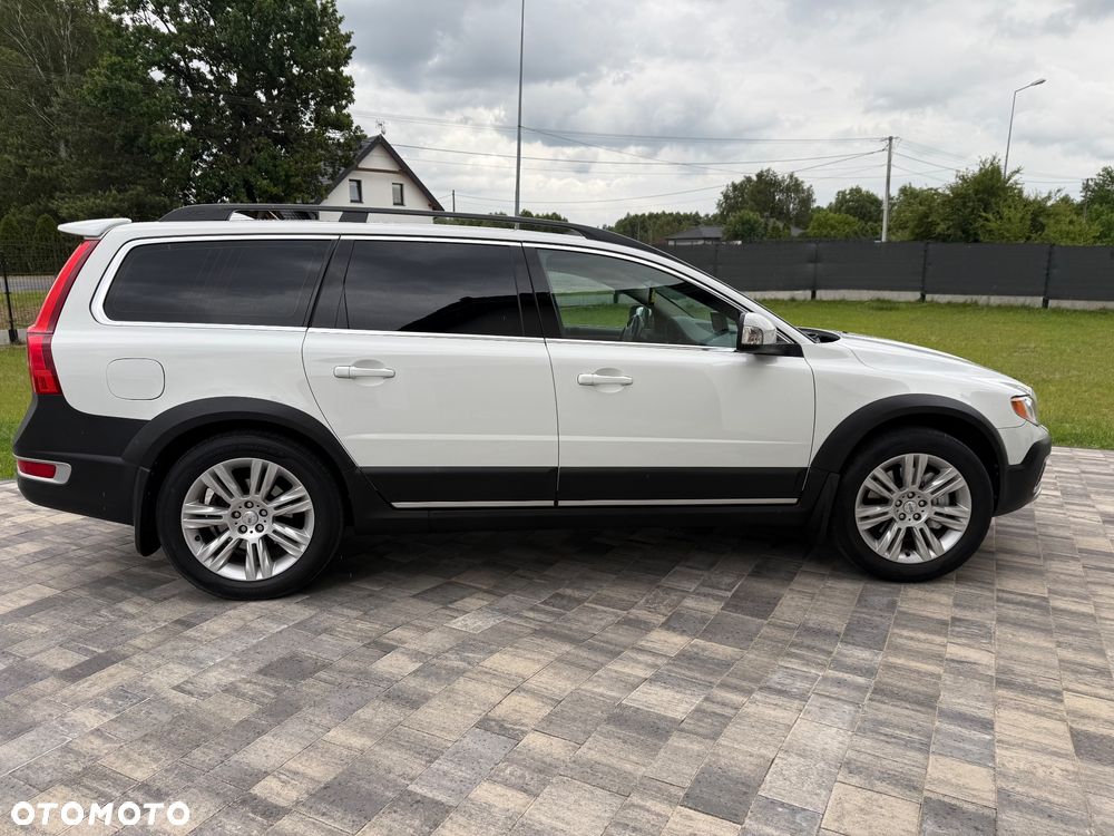 Volvo XC 70 D5 AWD Momentum - 1
