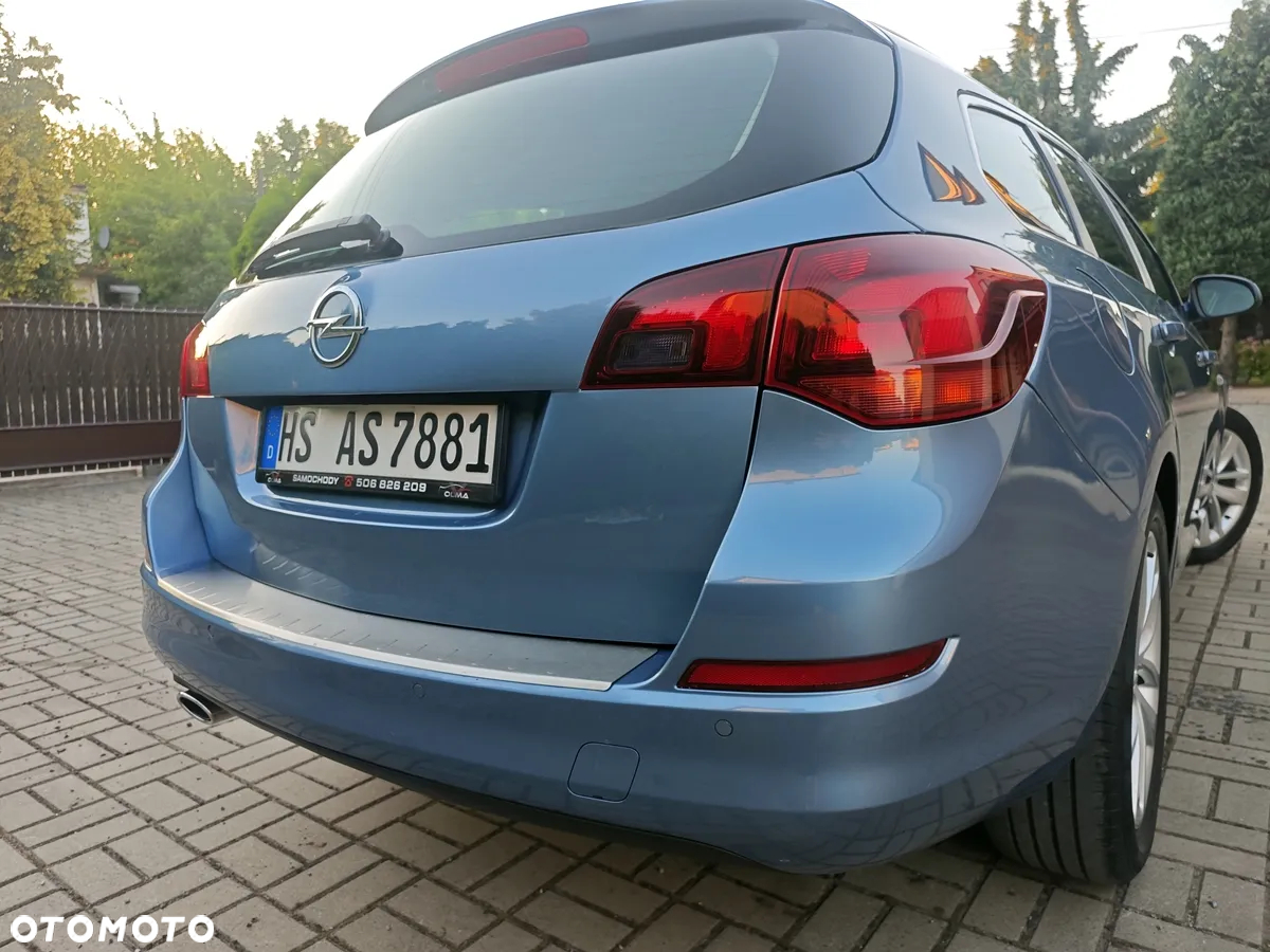 Opel Astra IV 1.4 T Cosmo - 12