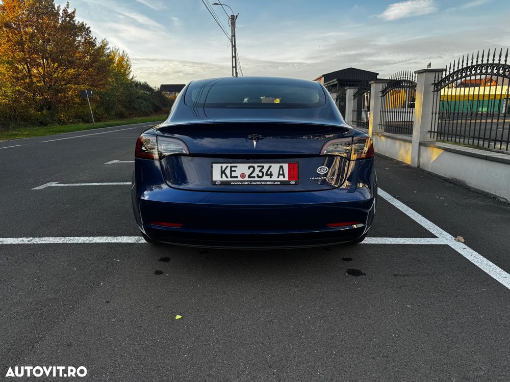 Tesla Model 3 Long Range - 4