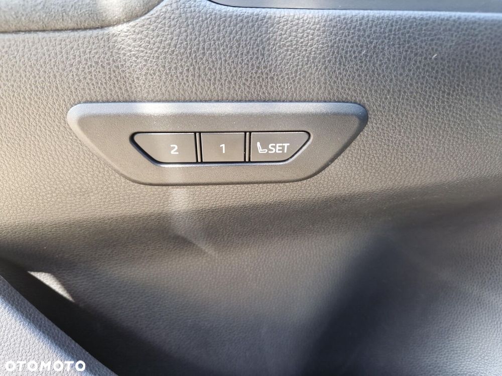 Toyota Camry 2.5 Hybrid Executive CVT - 20