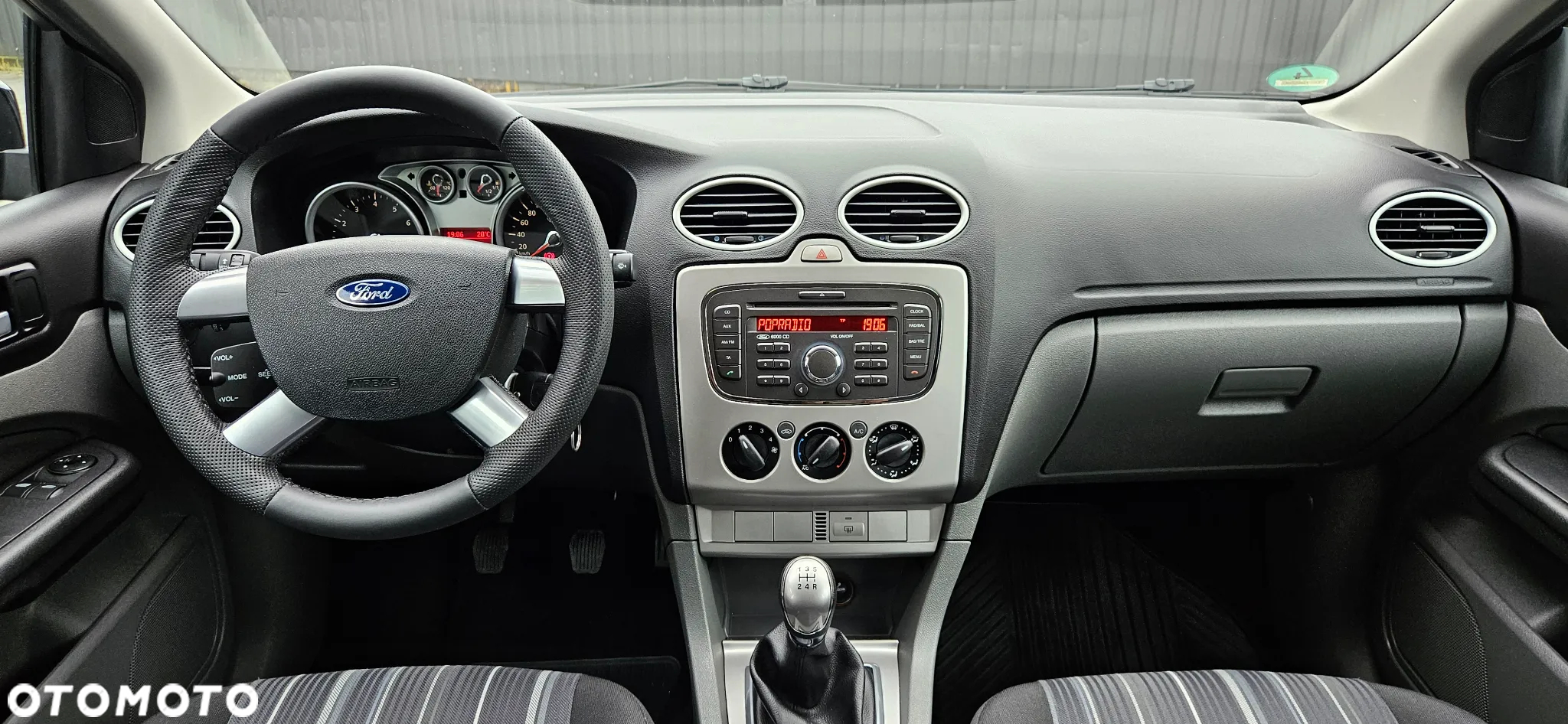Ford Focus Turnier 1.6 16V Black Magic - 8