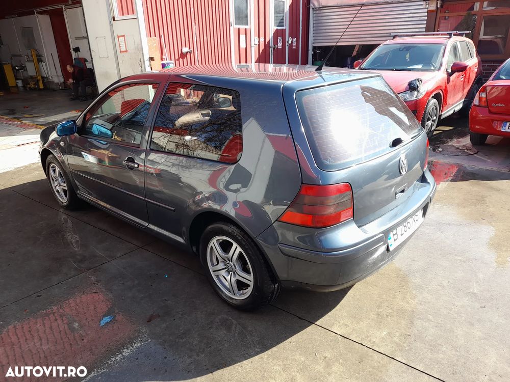 Volkswagen Golf - 4