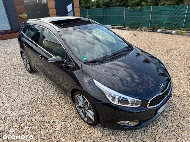 Kia Ceed 1.6 CRDi 128 ISG SW Platinum Edition - 23
