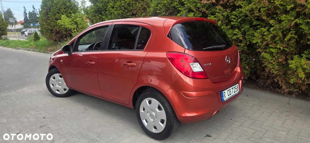 Opel Corsa 1.4 16V Innovation - 10