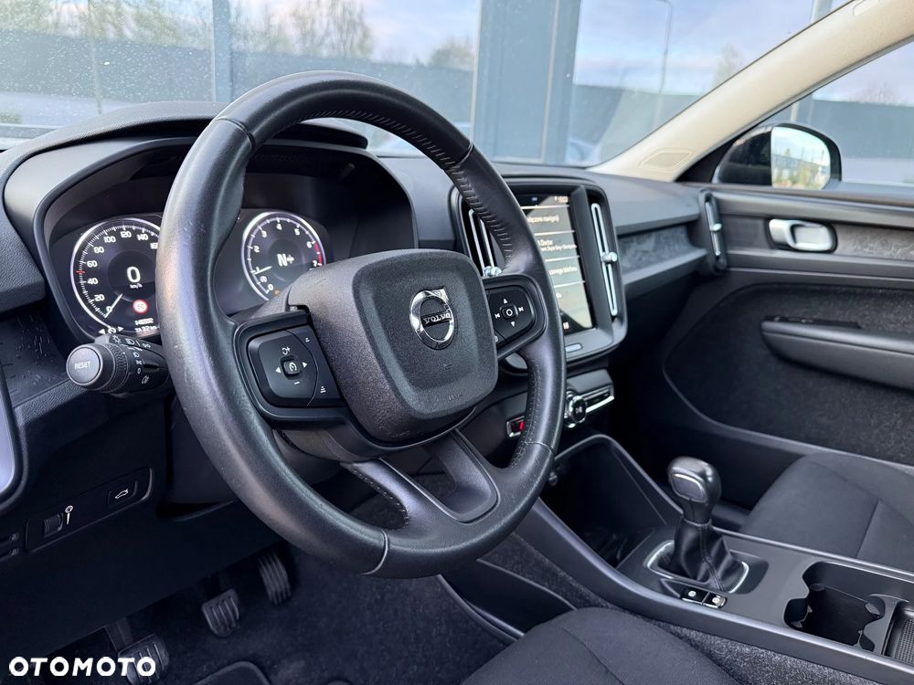 Volvo XC 40 T2 Momentum Core - 8