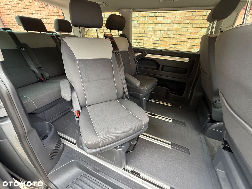 Volkswagen Multivan - 13