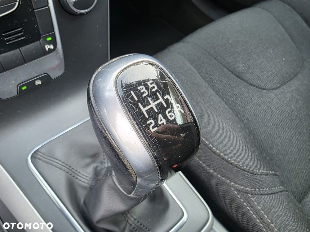 Volvo V40 - 40