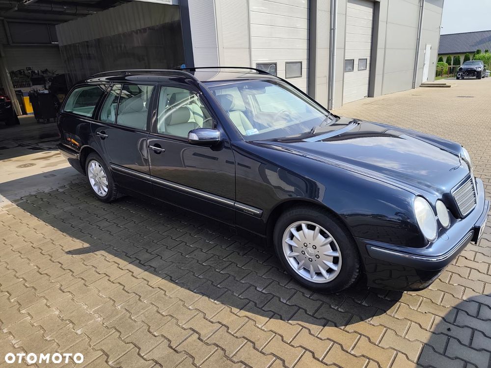 Mercedes-Benz Klasa E 320 T Elegance - 2