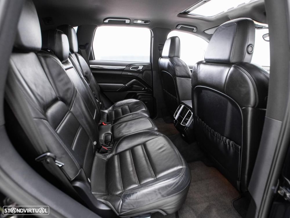 Porsche Cayenne - 13