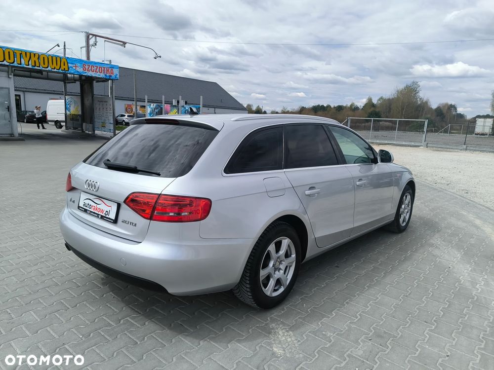 Audi A4 Avant - 9