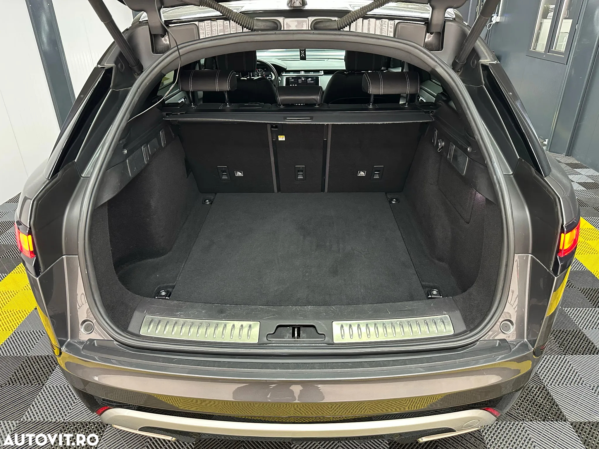 Land Rover Range Rover Velar 2.0 R-Dynamic S - 24