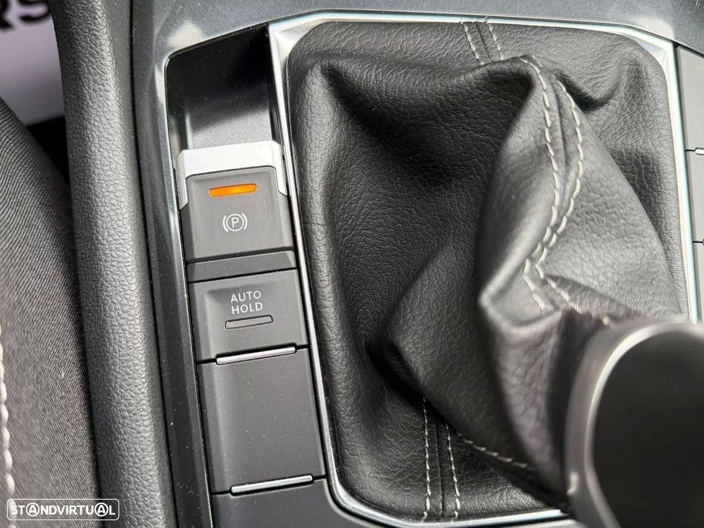 VW Tiguan 2.0 TDI R-Line DSG - 12