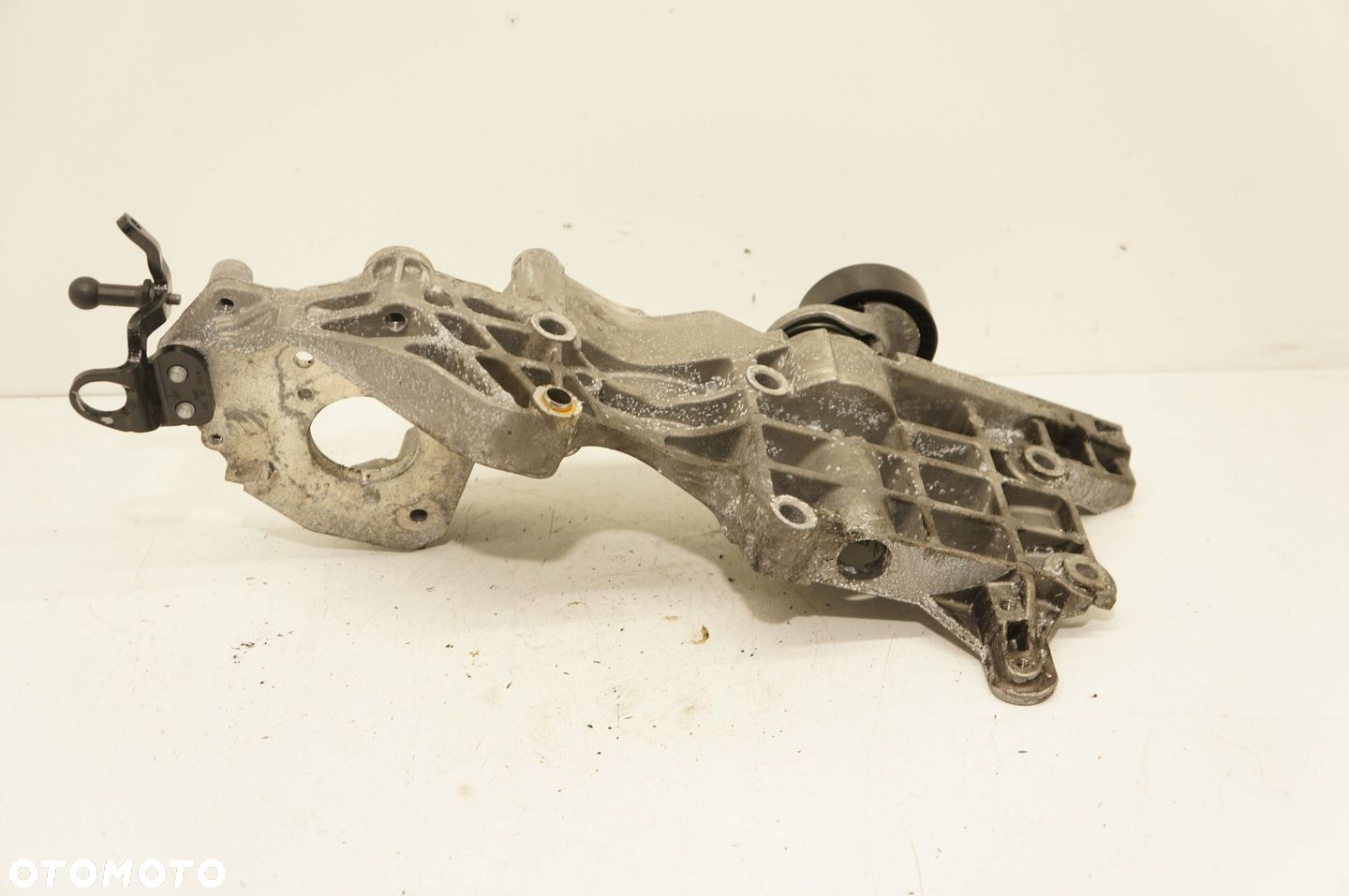 ŁAPA WSPORNIK ALTERNATORA VW GOLF VI TIGUAN A3 PASSAT 2.0 TDI 03L903139D - 3