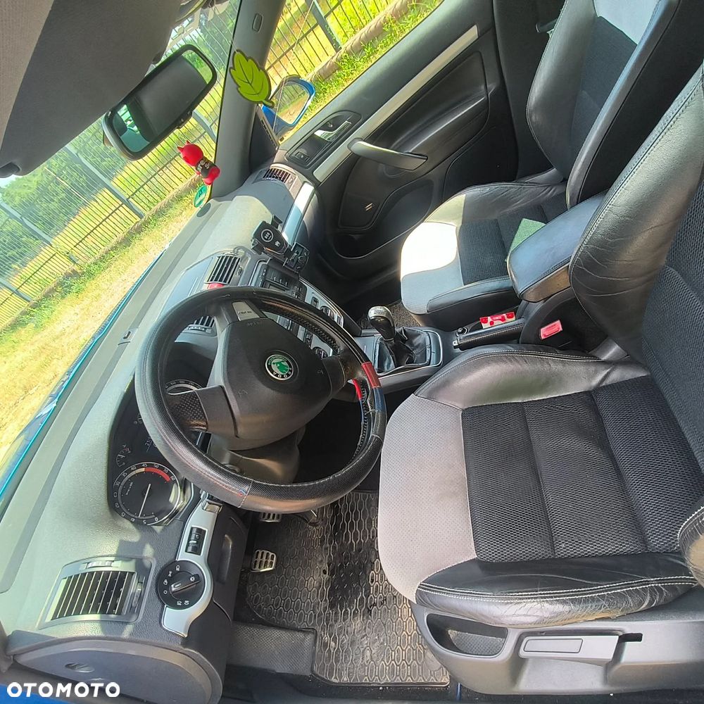 Skoda Octavia 2.0 TDI DPF RS - 12