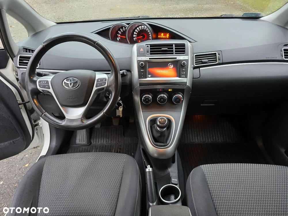 Toyota Verso 2.0 D-4D Active - 8