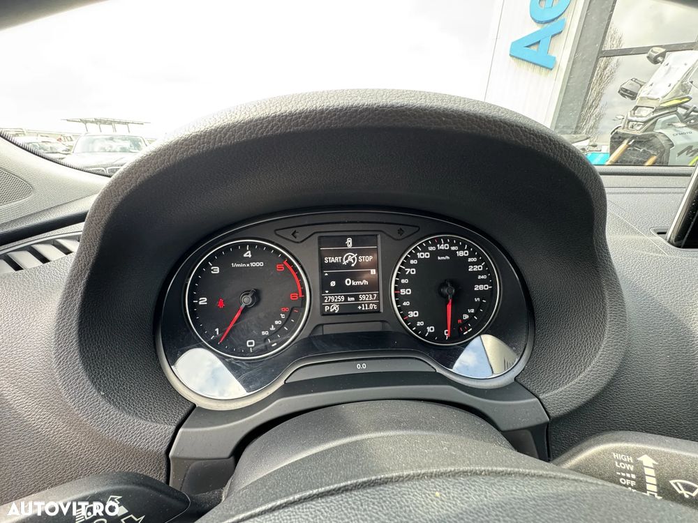 Audi A3 1.6 TDI S tronic Ambiente - 23