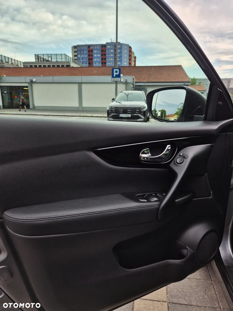 Nissan Qashqai 1.6 DCi Xtronic TEKNA - 6