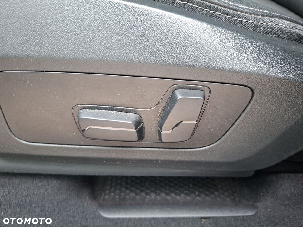 BMW X1 sDrive18i xLine sport - 24