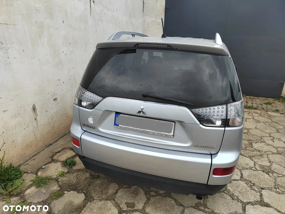 Mitsubishi Outlander 2.4 Invite 2WD - 8