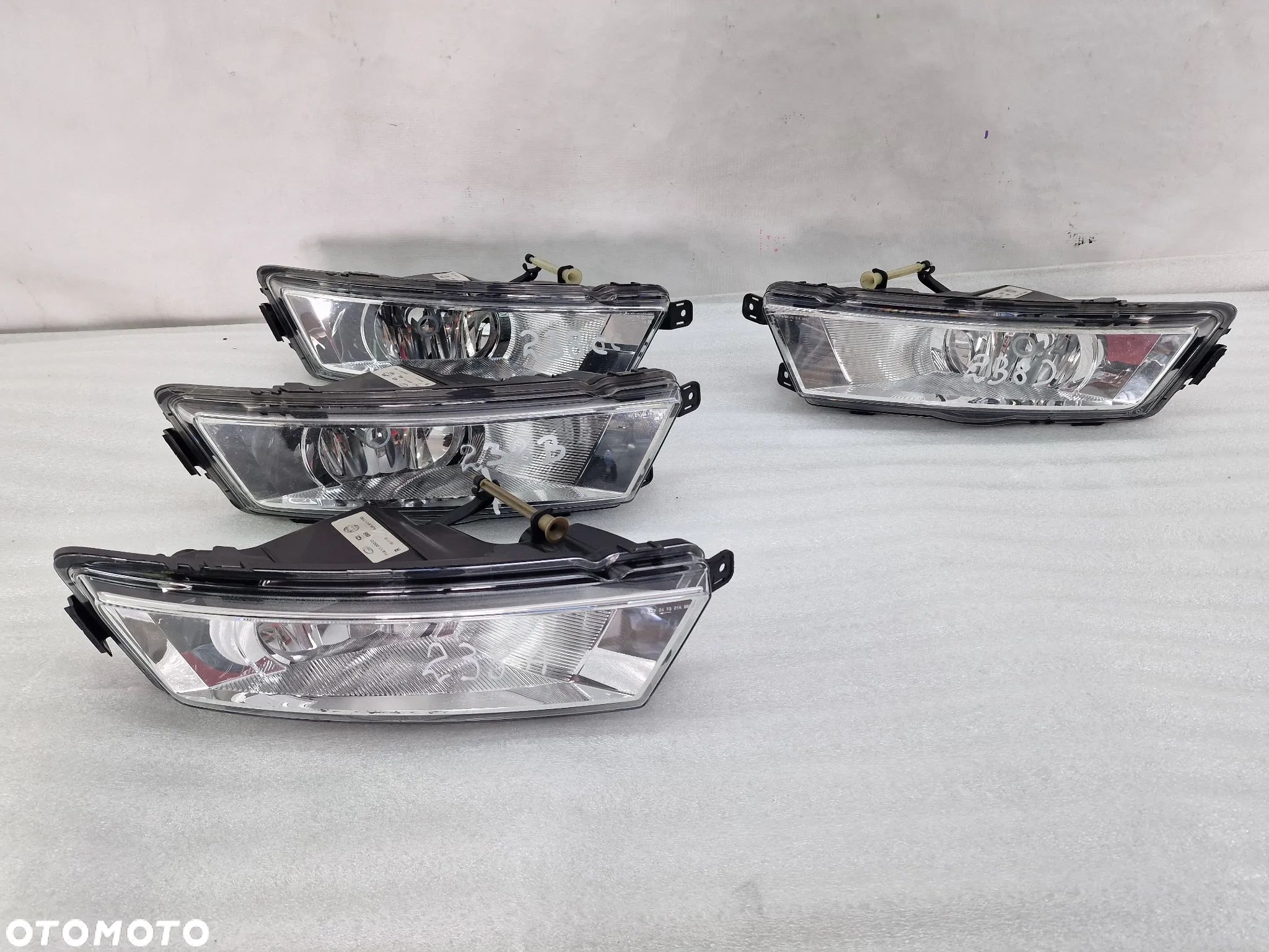 SKODA RAPID 5JA 12- LEWY / PRAWY HALOGEN , NR 5JA941700 / 5JA941699 , NR AUKCJI H238 - 1