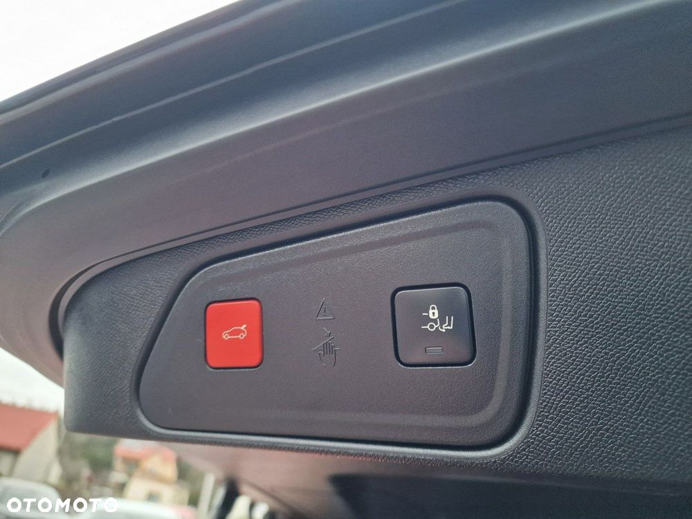 Peugeot 3008 1.6 PureTech HYbrid4 GT S&S EAT8 - 24