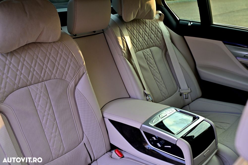 BMW Seria 7 745Le - 23