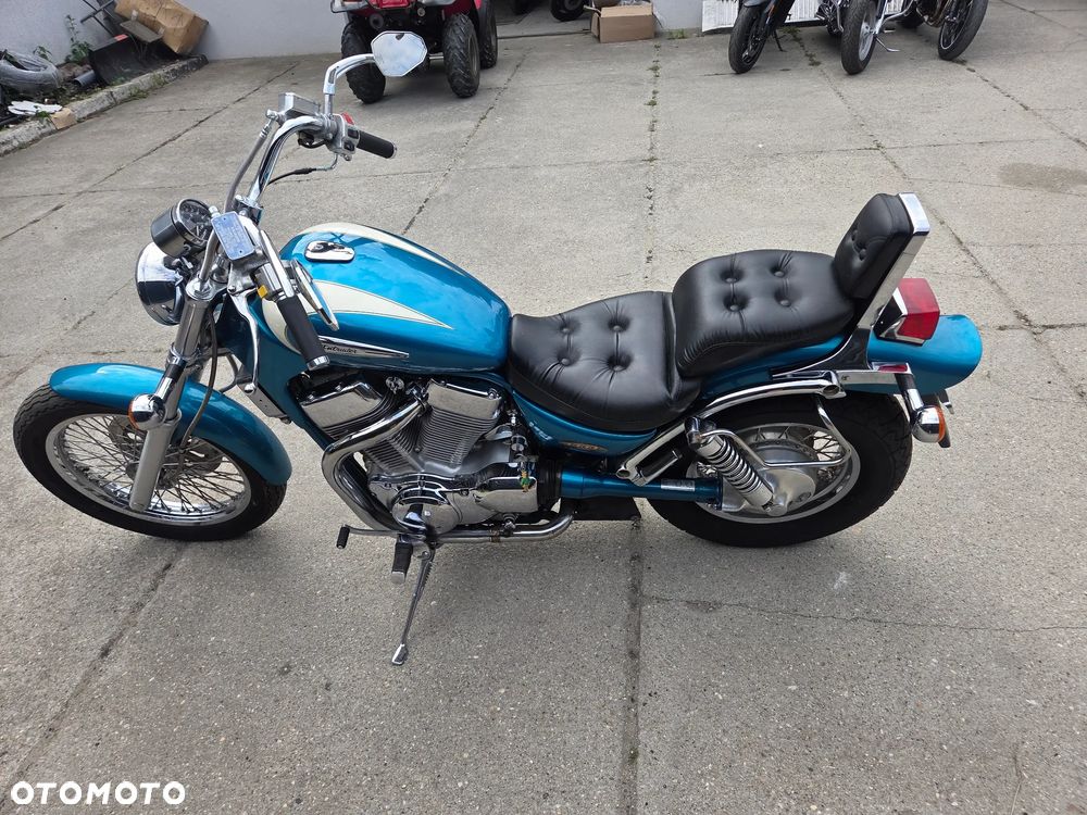 Suzuki Intruder - 5