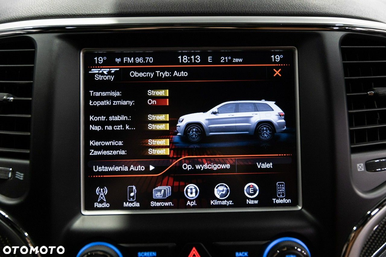 Jeep Grand Cherokee - 40