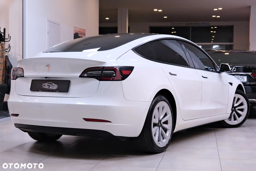 Tesla Model 3 Standard Range Plus - 12