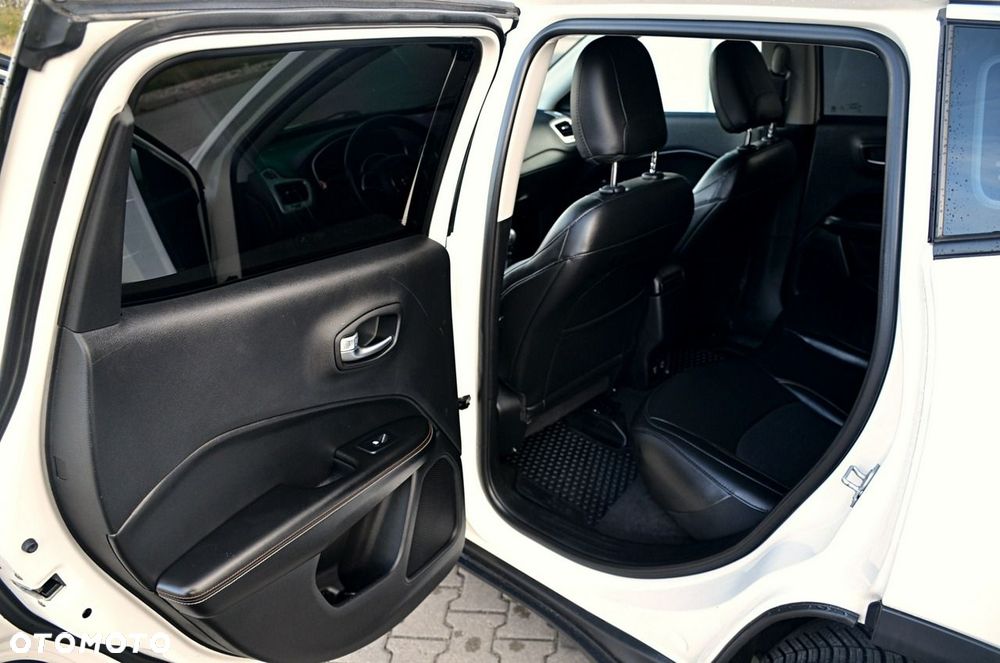 Jeep Compass - 16