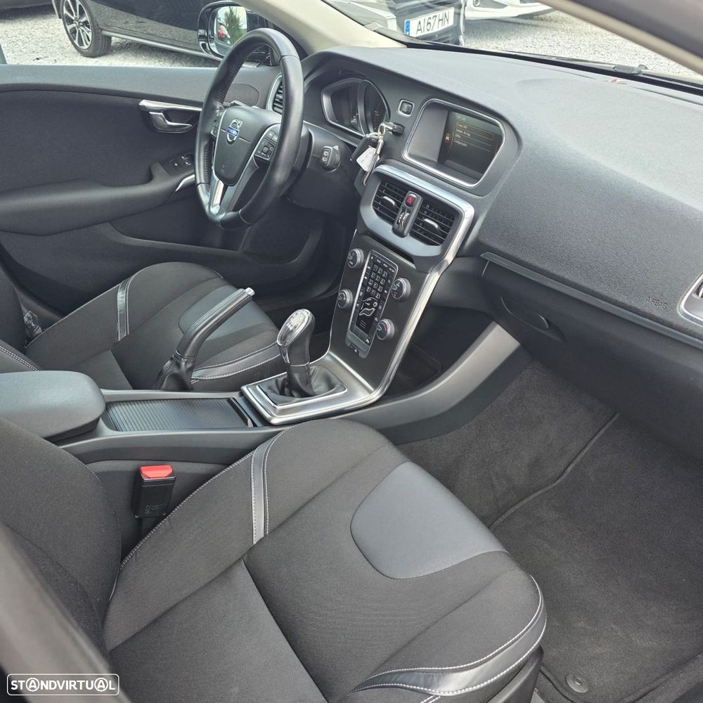 Volvo V40 1.6 D2 Momentum - 31