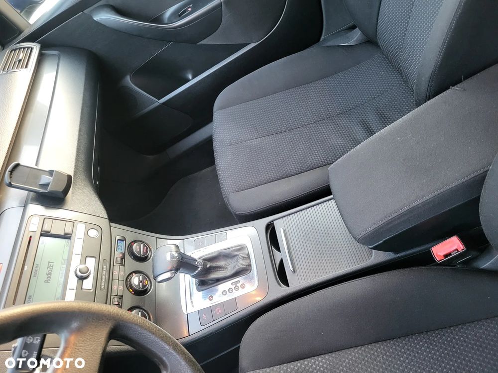 Volkswagen Passat 2.0 TDI Comfortline DSG - 14