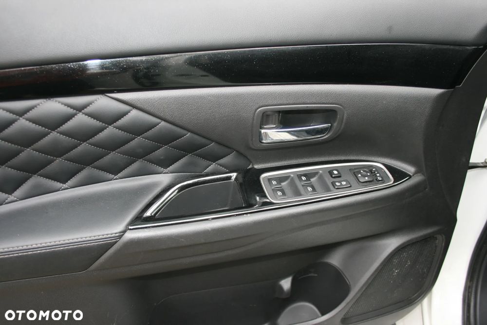 Mitsubishi Outlander - 17